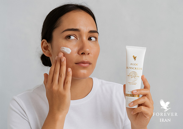 ضد آفتاب بی رنگ فوراور